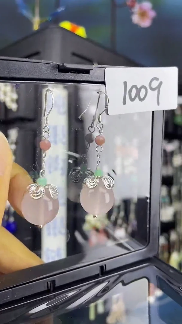 未镶嵌耳饰水晶喜欢拍