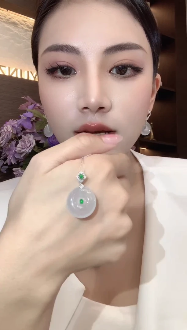 吊坠(不含链)18K金镶嵌翡翠A26