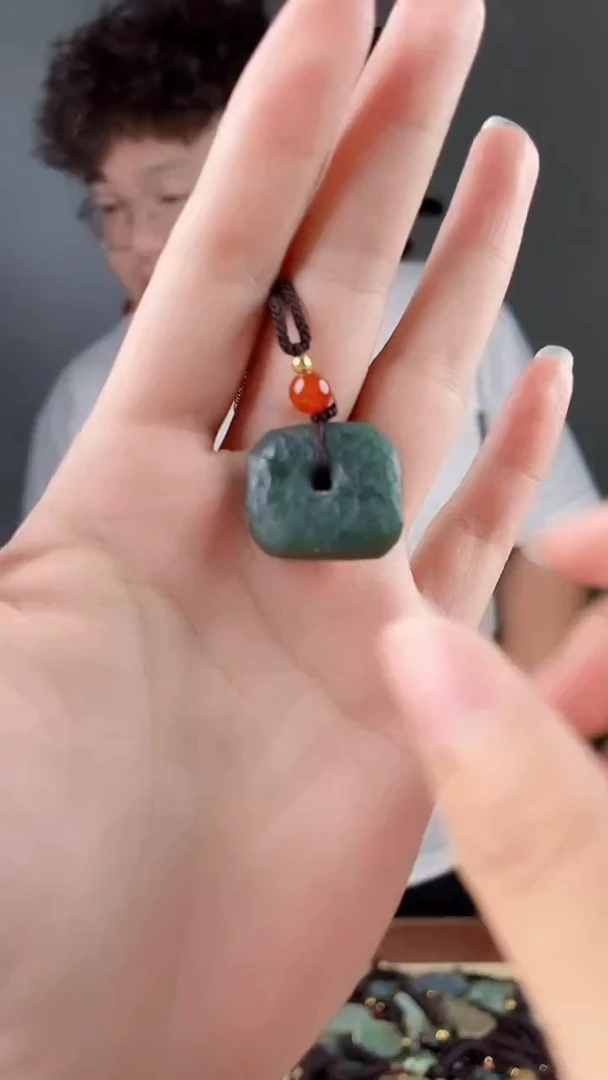 和田玉未镶嵌颈饰拍一发一，多样性发货