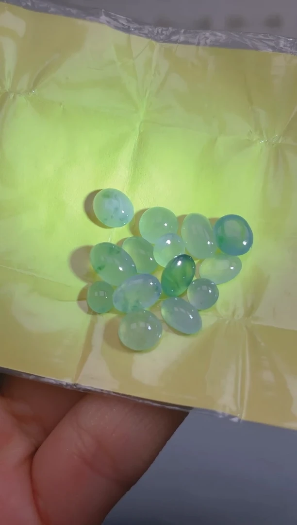 未镶嵌定制翡翠天然翡翠蛋面21