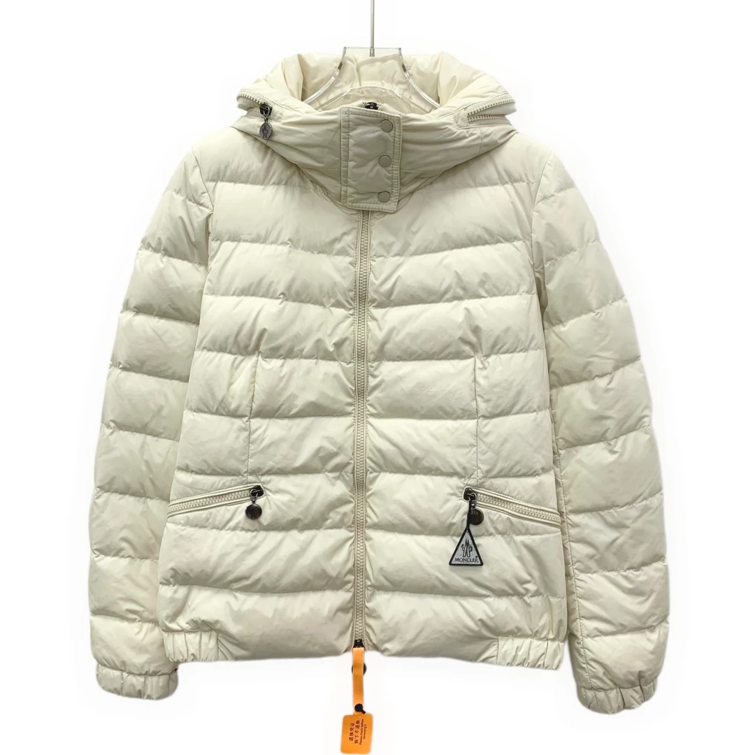 95新 MONCLER  IW0071   徽标贴饰羽绒服 M码