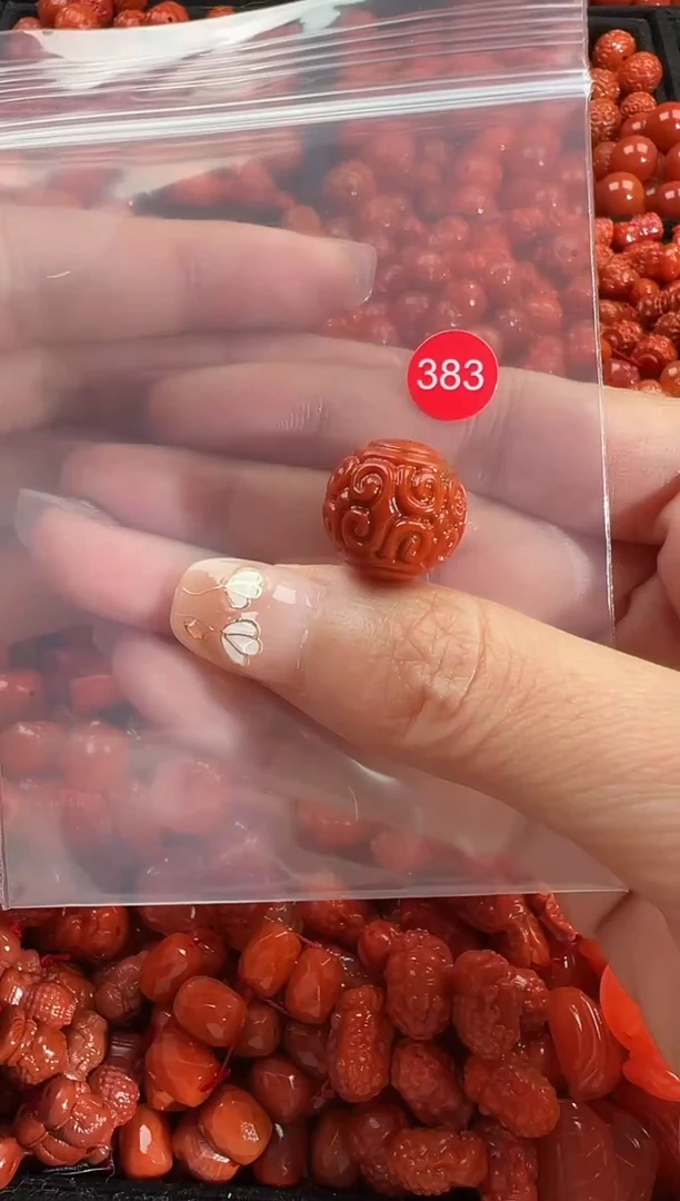 颈饰未镶嵌南红玛瑙1