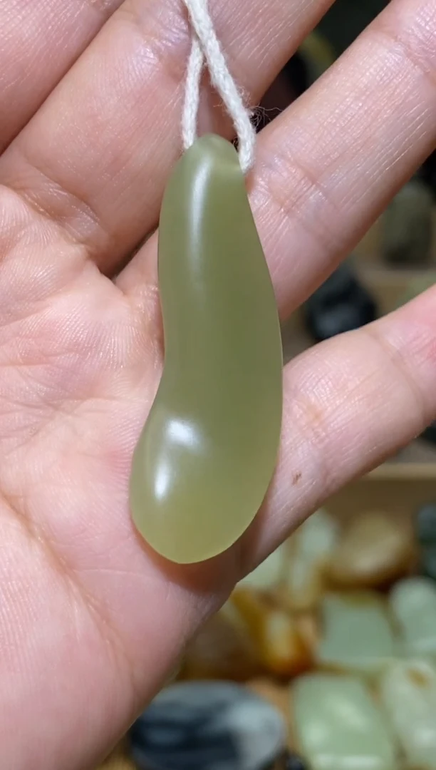 未镶嵌和田玉挂件新疆和田玉若羌青黄口随型挂件