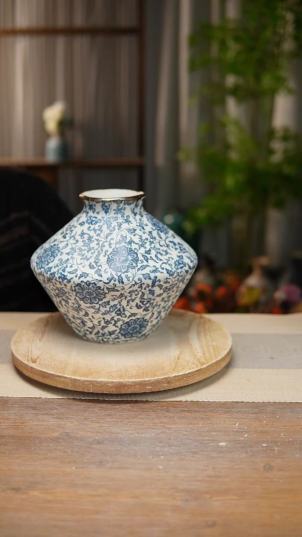 【闪购商品】陶瓷   花器青花瓷缠枝莲飞碟