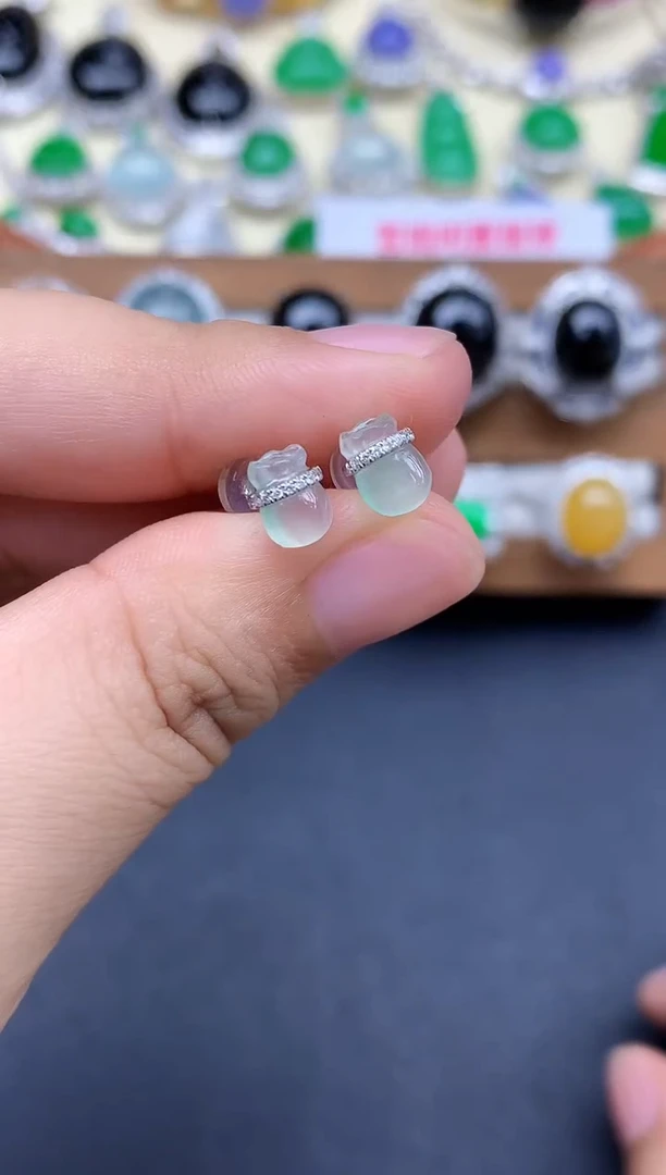 颈饰18K金镶嵌翡翠76-中国好珍宝