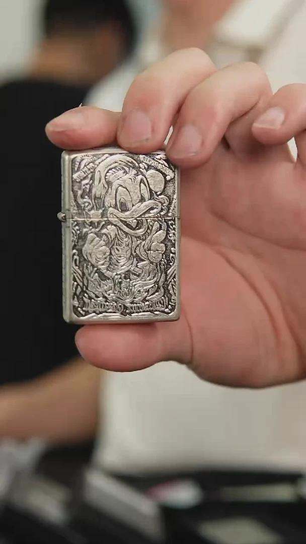 zippo的唐老鸭的打火机