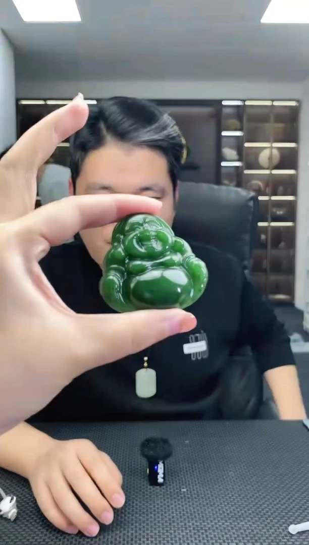 颈饰未镶嵌和田玉佛公吊坠