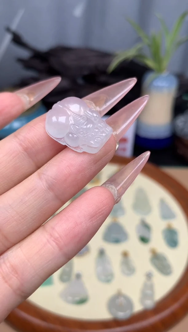 翡翠未镶嵌吊坠(不含链)貔貅