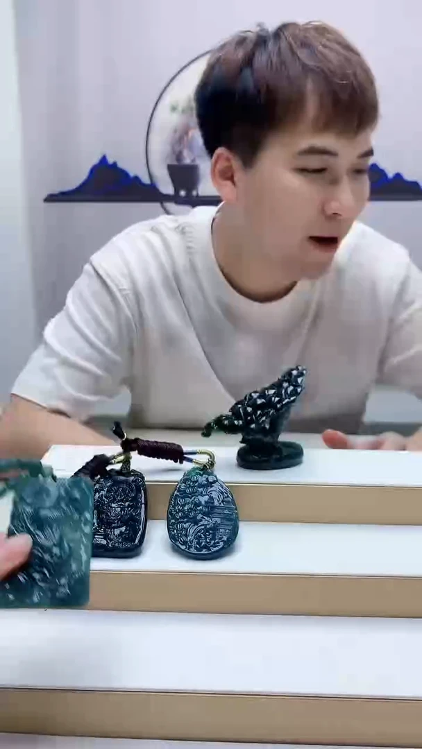 未镶嵌定制翡翠茗***^4868zm-毛货挂件