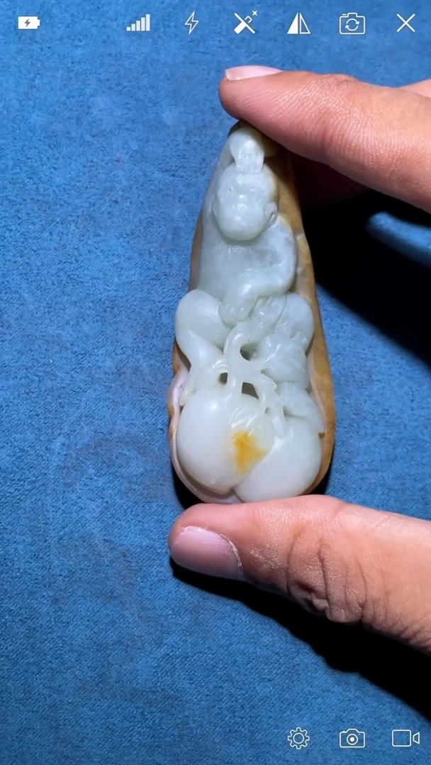 未镶嵌和田玉挂件CM    灵猴献寿