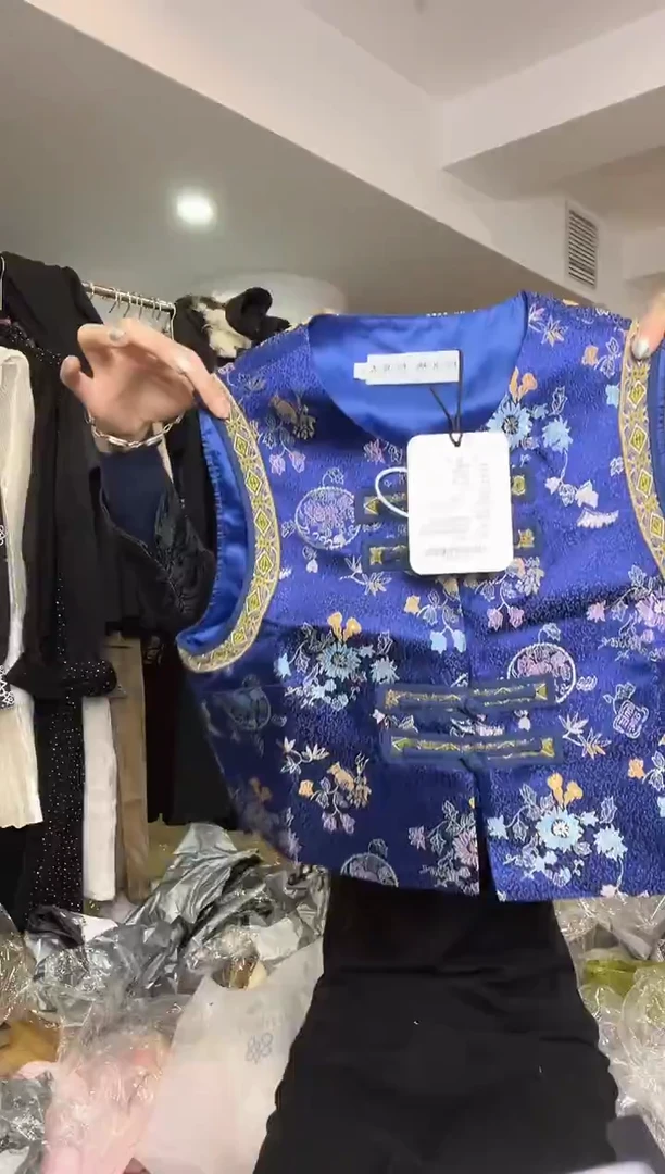 马甲       L码        110-120斤