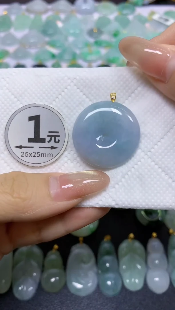 颈饰18K金镶嵌翡翠天然翡翠A货