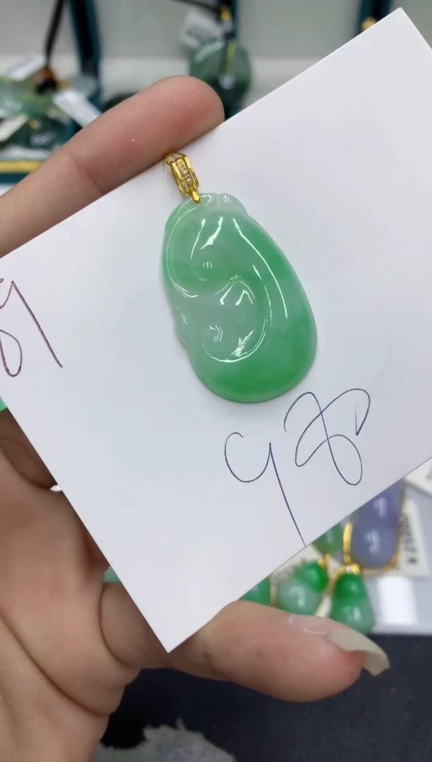 【闪购商品】翡翠颈饰18K金镶嵌翡翠