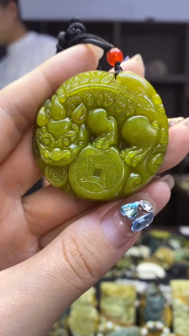 未镶嵌岫玉挂件