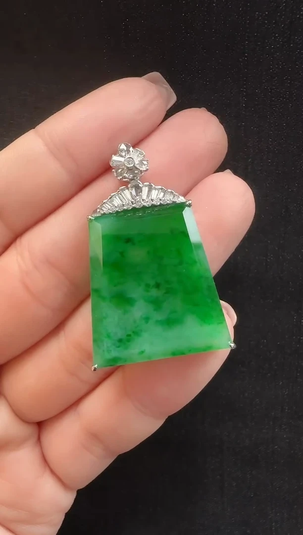 颈饰18K金镶嵌翡翠051无事牌一个