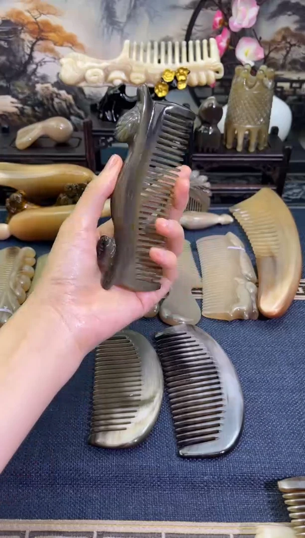 云南老白水小精雕梳子