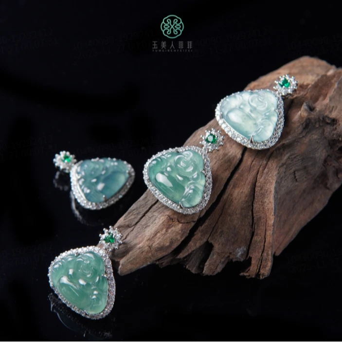 石惑珠宝%翡翠佛公吊坠约20*15mm%多样性发一