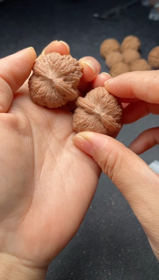 把件文玩核桃w120  血麒麟 34尺