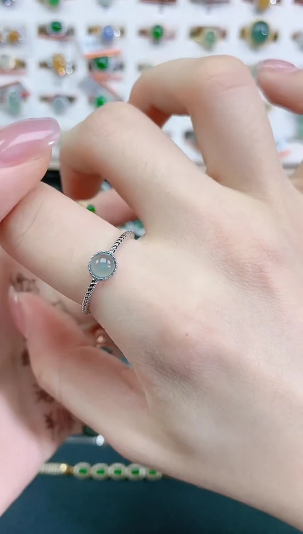 翡翠戒指银S925镶嵌天然翡翠