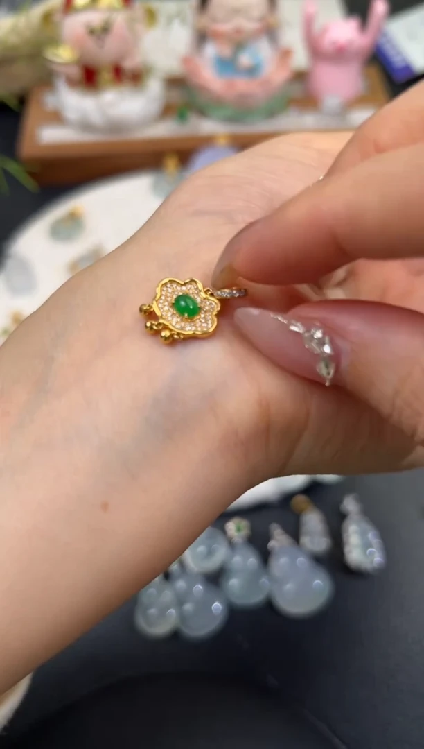 颈饰18K金镶嵌翡翠源头直播间