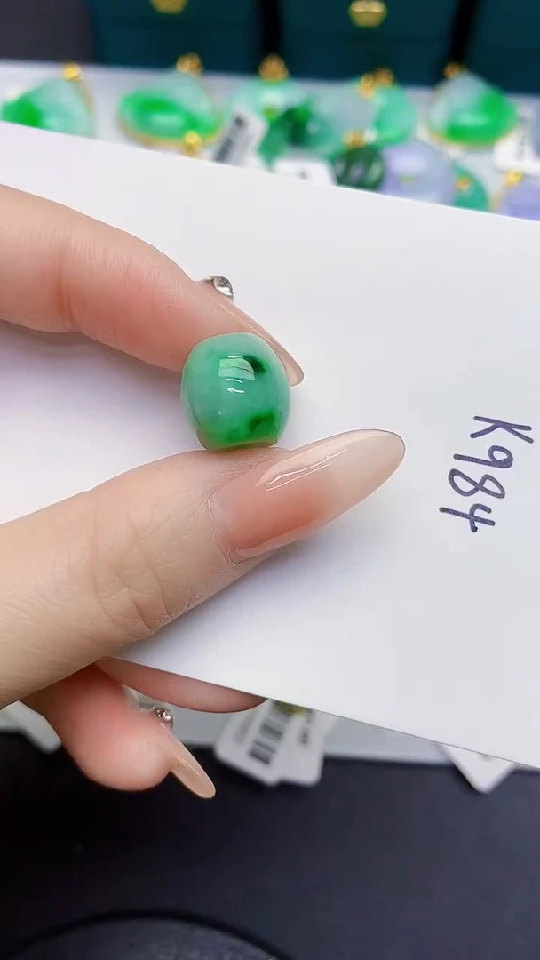 颈饰未镶嵌翡翠缅甸天然翡翠A货