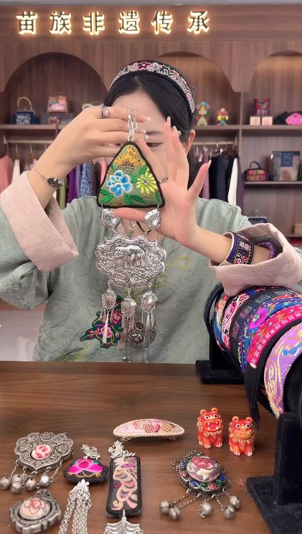 织绣扶光苗绣传承L9