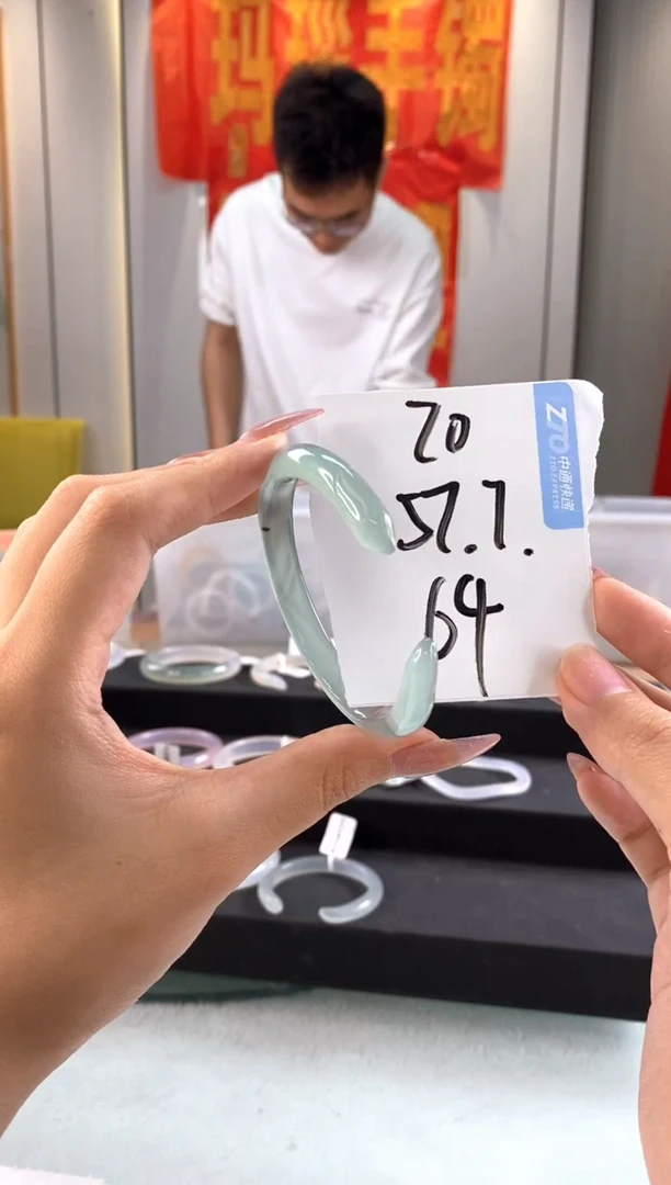 玛瑙/玉髓手镯未镶嵌1