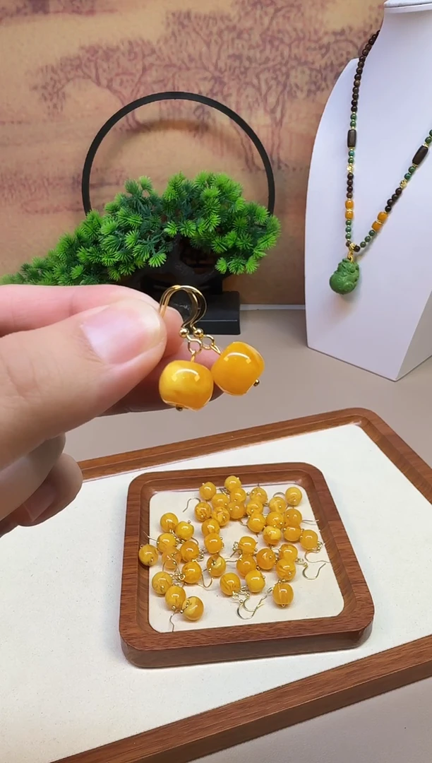 蜜蜡14K金镶嵌耳饰E01
