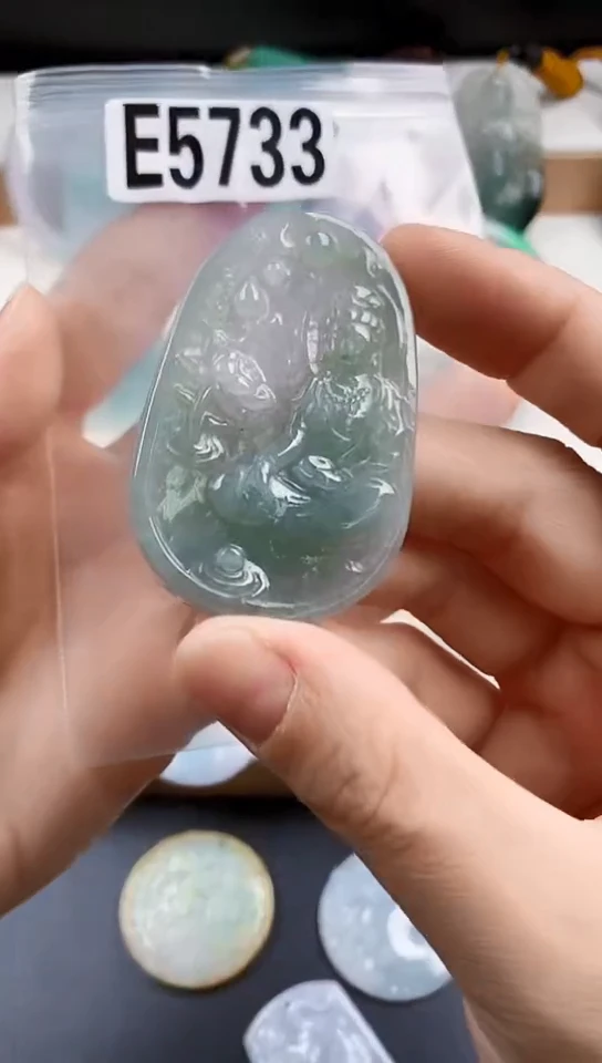 颈饰未镶嵌翡翠天然翡翠吊坠挂件