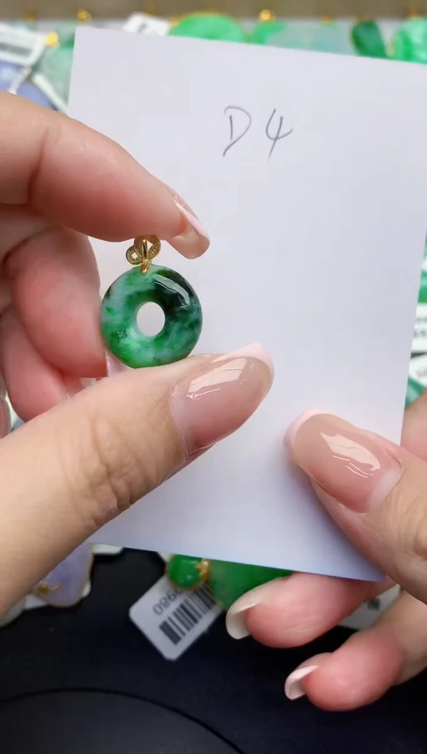 翡翠未镶嵌颈饰缅甸天然翡翠A货