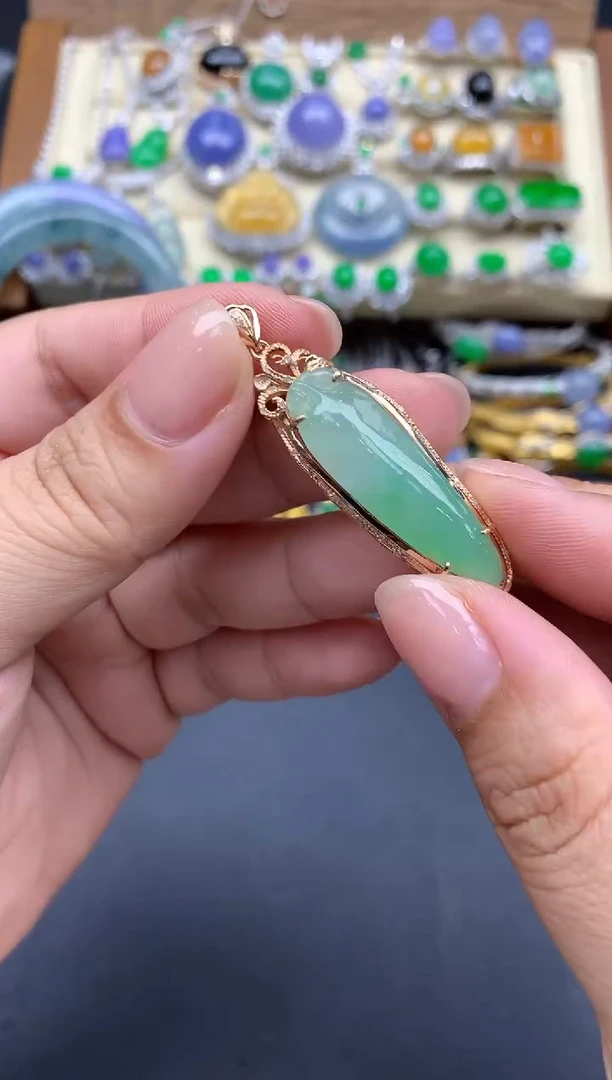 翡翠18K金镶嵌颈饰366-春日珠宝