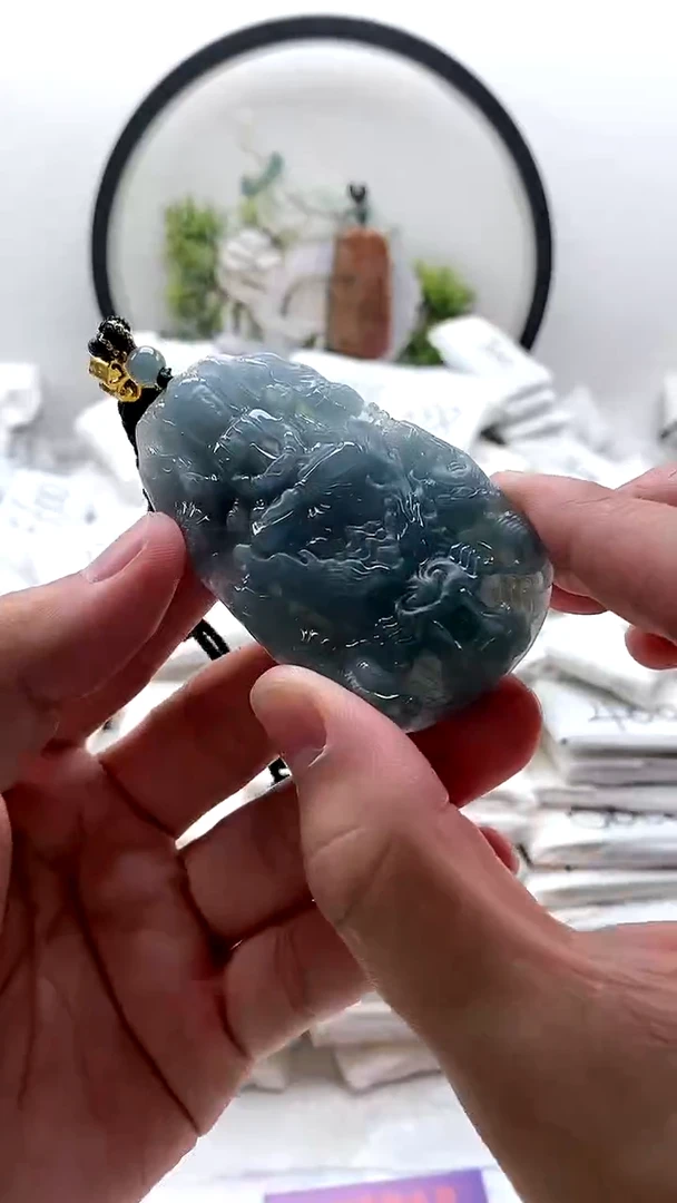 颈饰未镶嵌翡翠千手观音