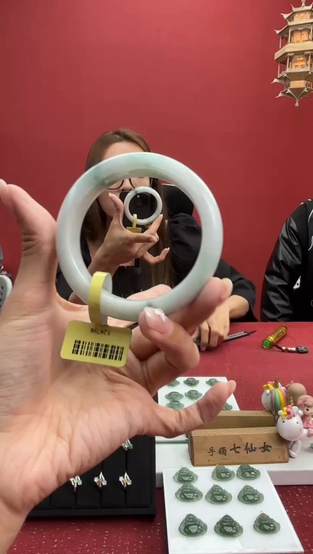 【闪购商品】翡翠手镯未镶嵌15手镯