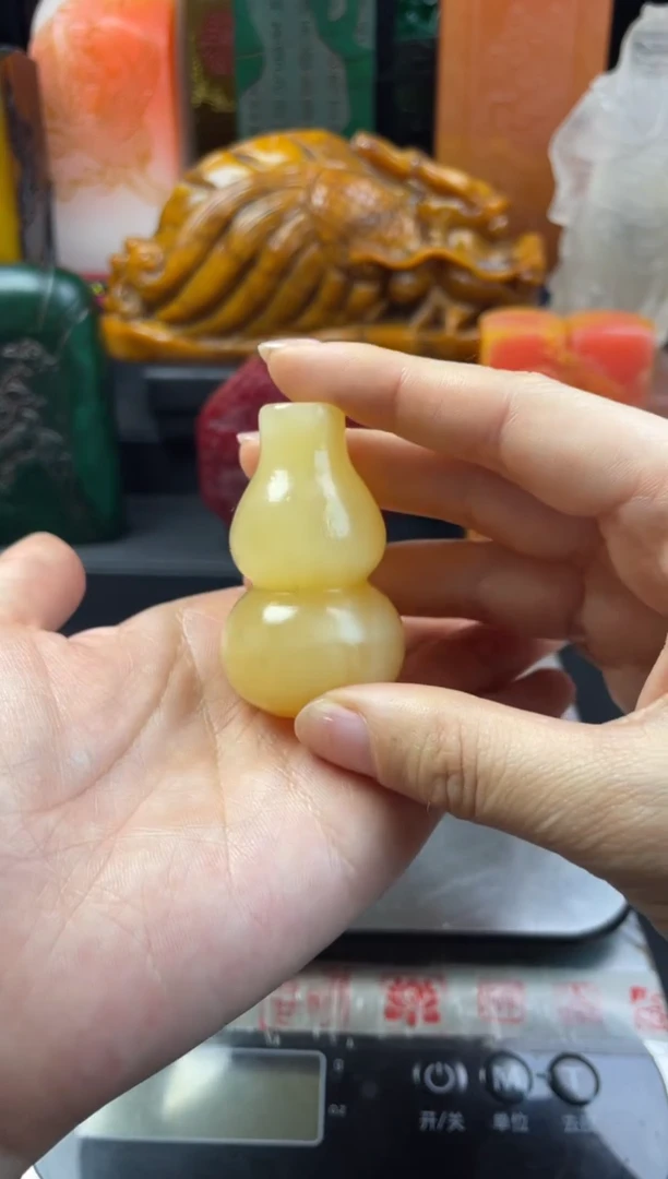 寿山石印石高山晶葫芦（如意）