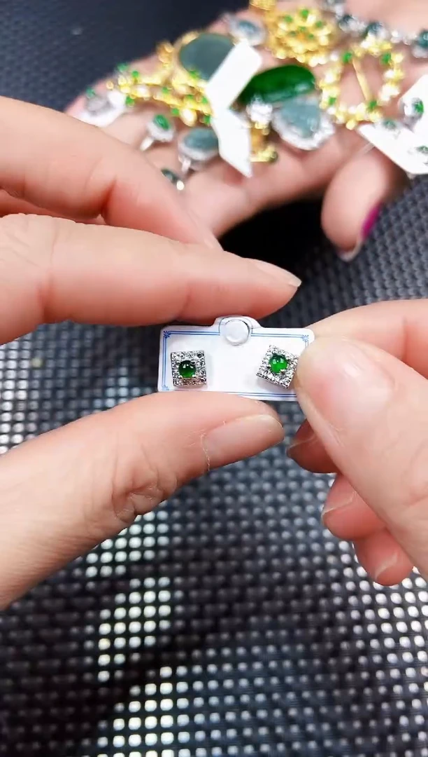 【闪购商品】翡翠耳饰未镶嵌11111111