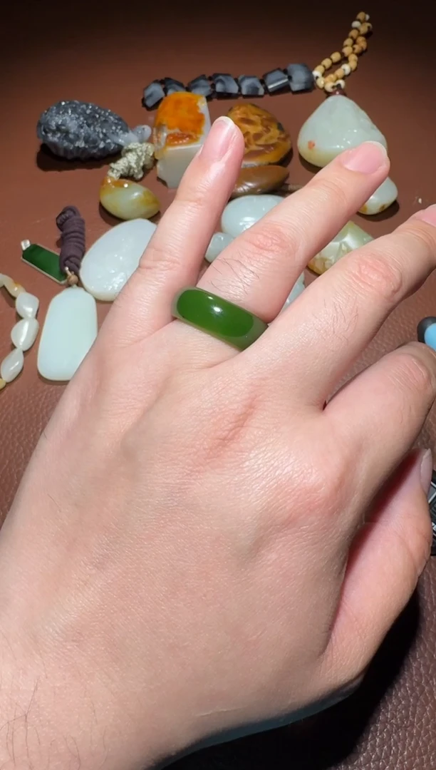 未镶嵌和田玉挂件曹*和田玉