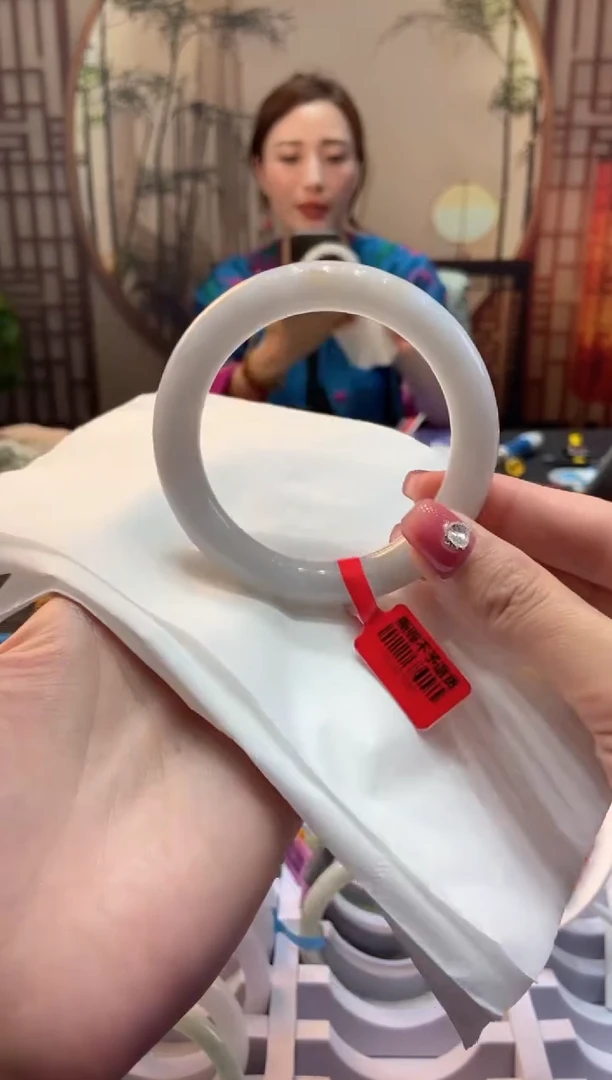 【闪购商品】翡翠手镯未镶嵌00006366