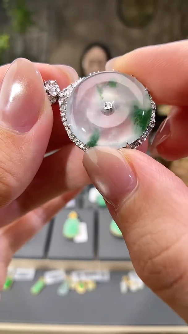 吊坠(不含链)18K金镶嵌翡翠平安扣