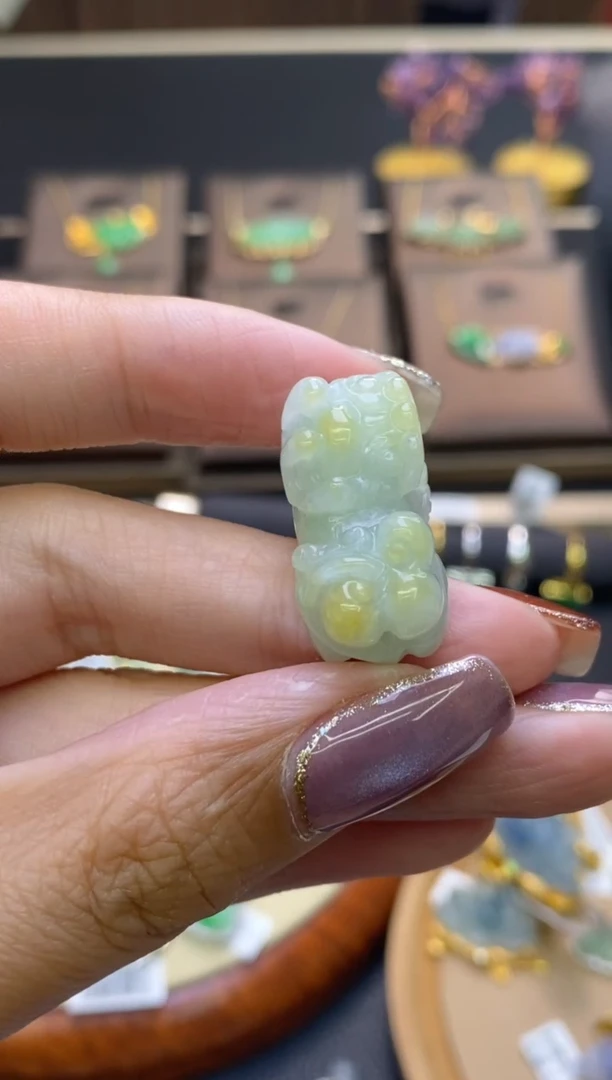 翡翠未镶嵌颈饰净货17193