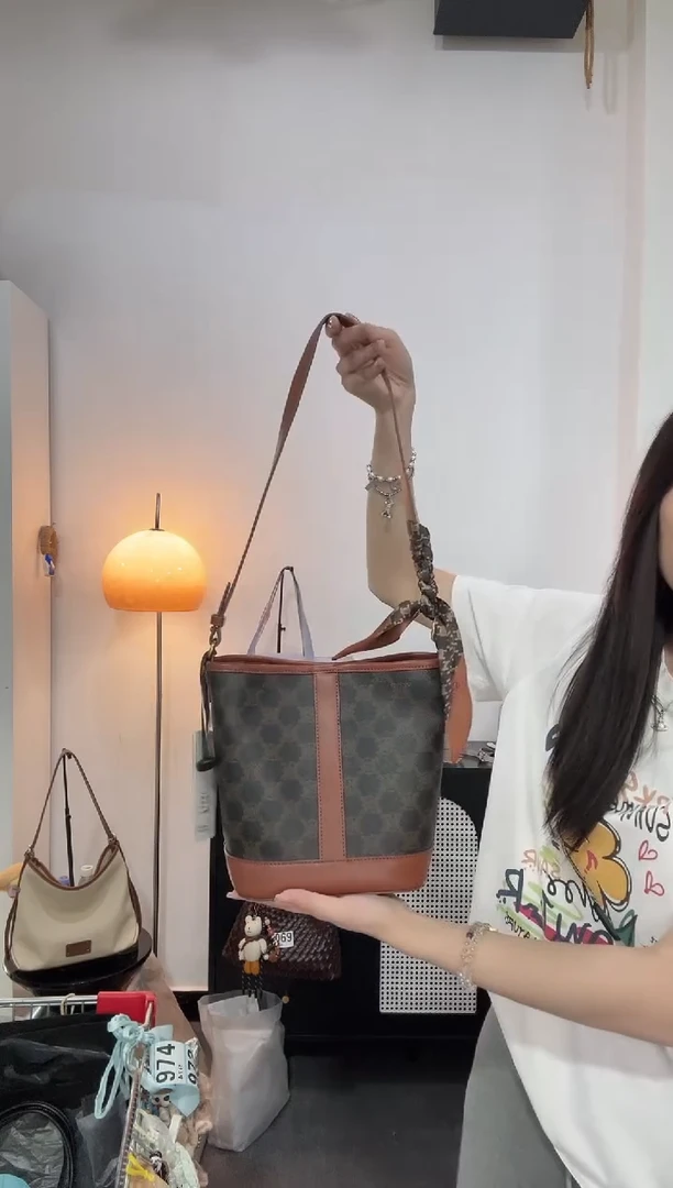 超纤皮（革）棕色老花水桶609