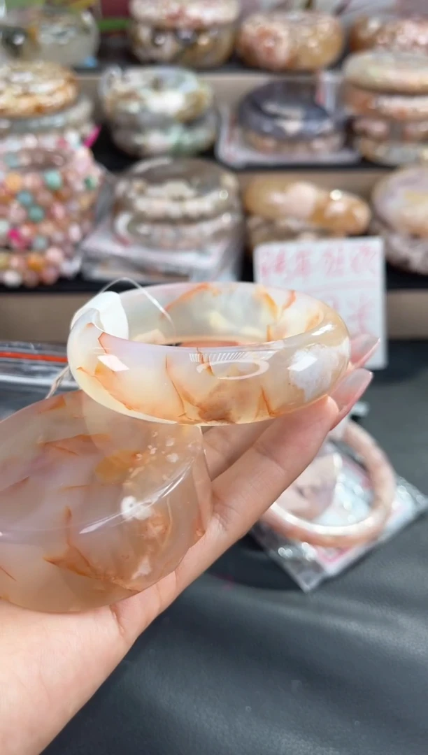 未镶嵌手镯石英质玉56