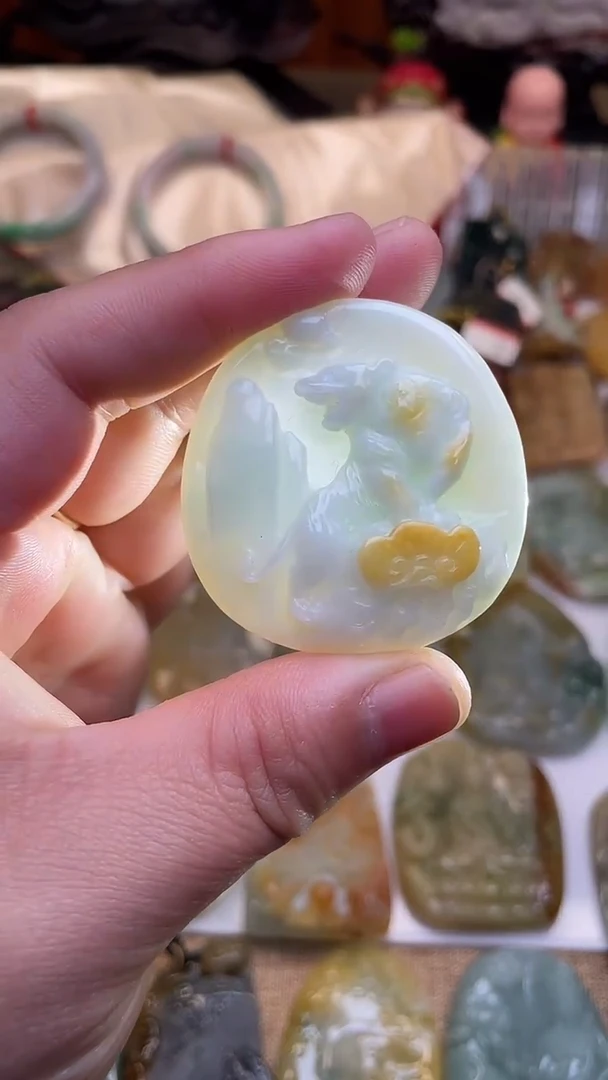 颈饰未镶嵌翡翠虎