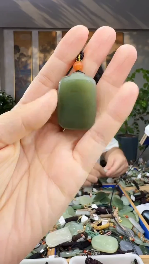 未镶嵌和田玉挂件拍一发一