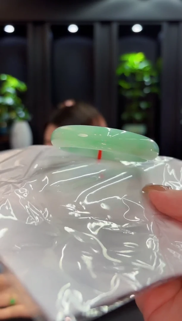 翡翠手镯未镶嵌54缅料A货/支持复检/一件