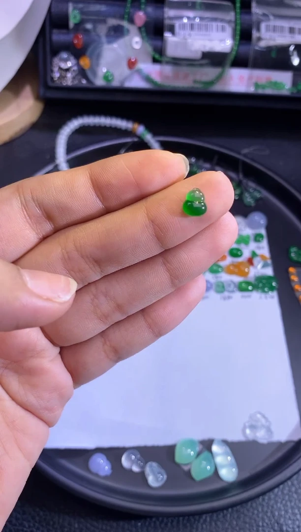 未镶嵌挂件翡翠葫芦