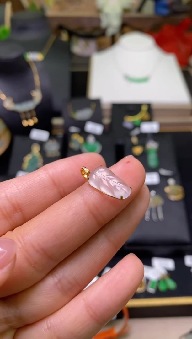 【闪购商品】翡翠颈饰18K金镶嵌净货17980