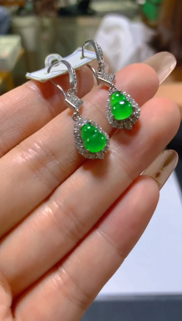 未镶嵌翡翠耳饰多样性发一