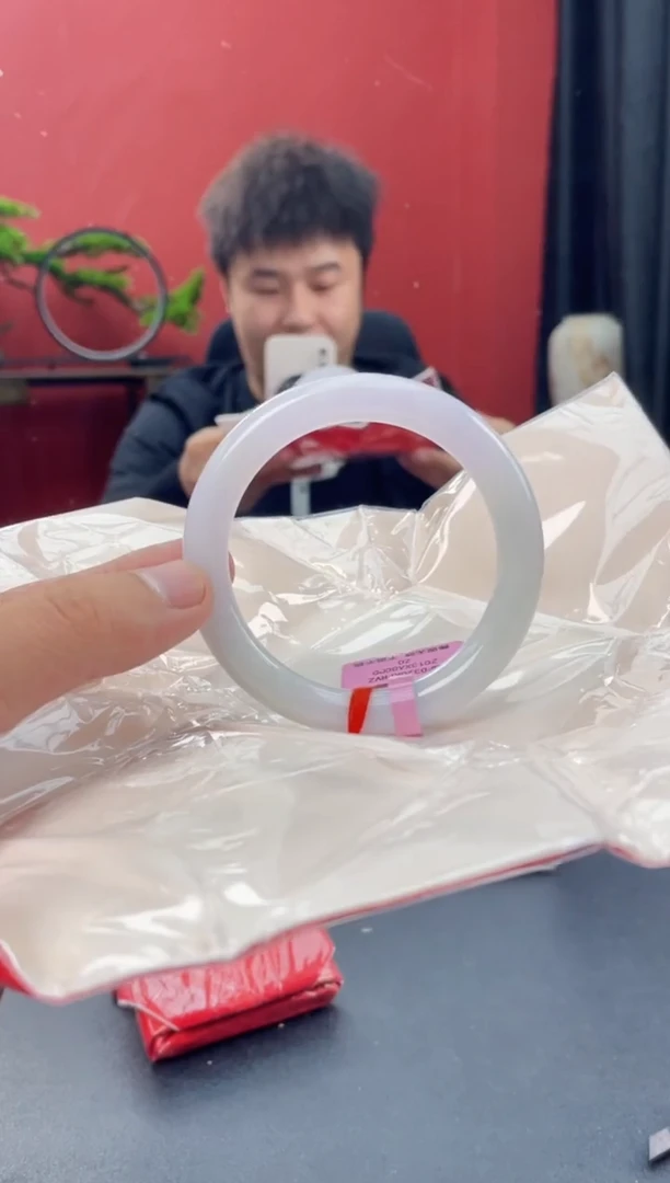 未镶嵌手镯翡翠25