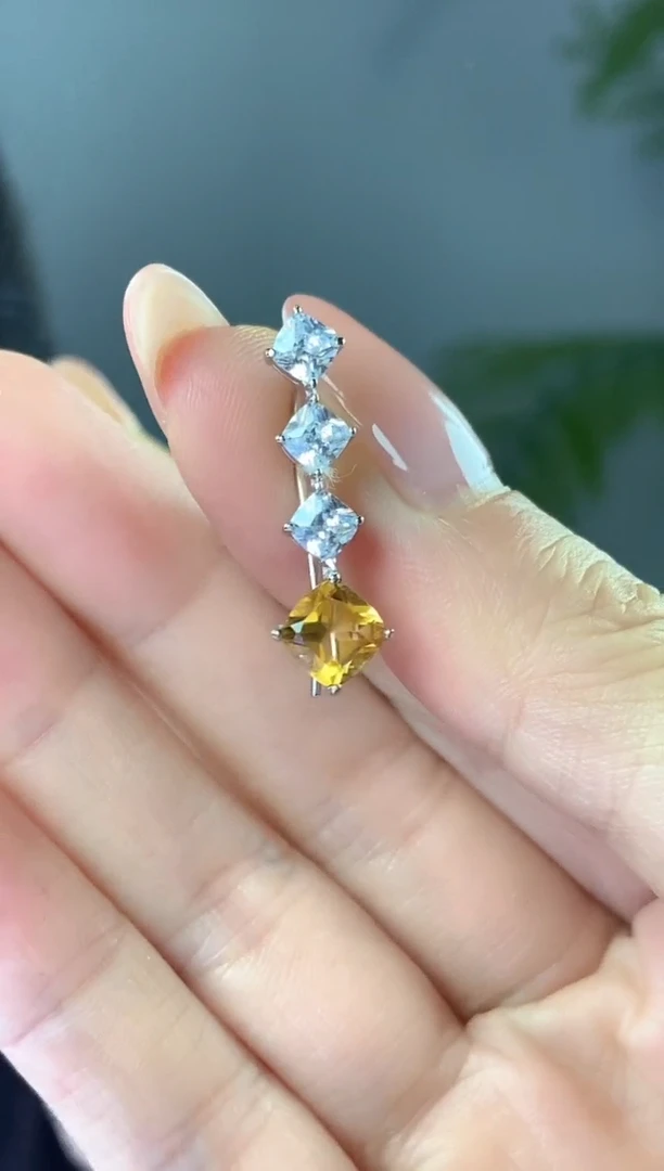 银S925镶嵌耳饰黄晶。