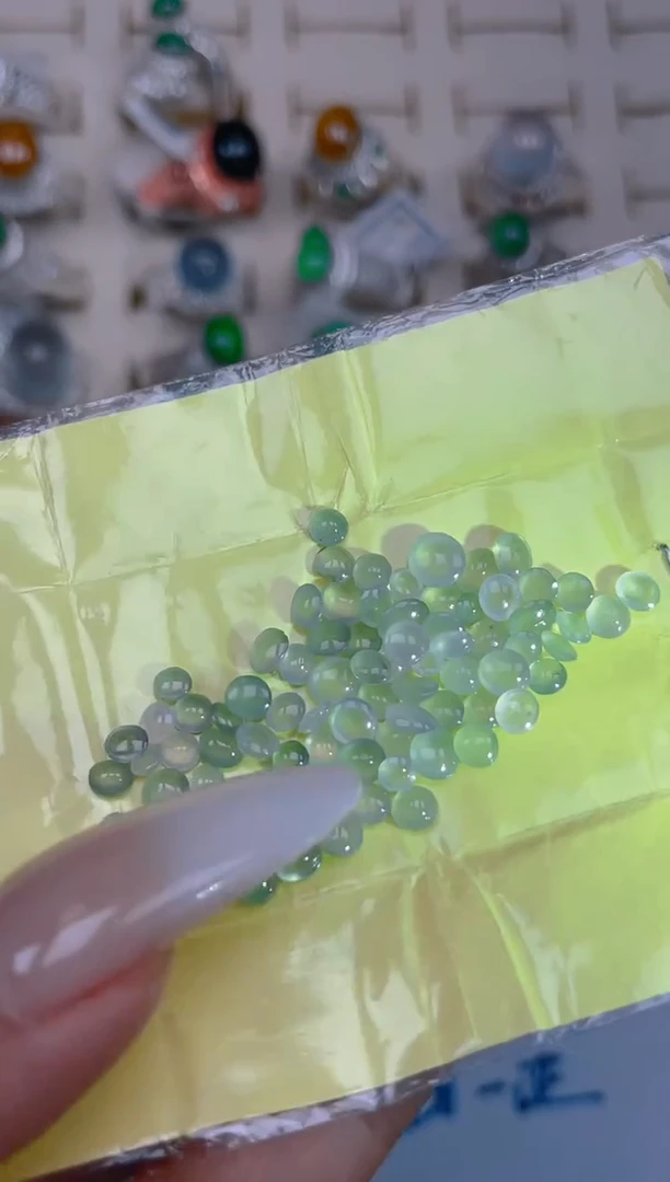 未镶嵌定制翡翠天然翡翠蛋面104